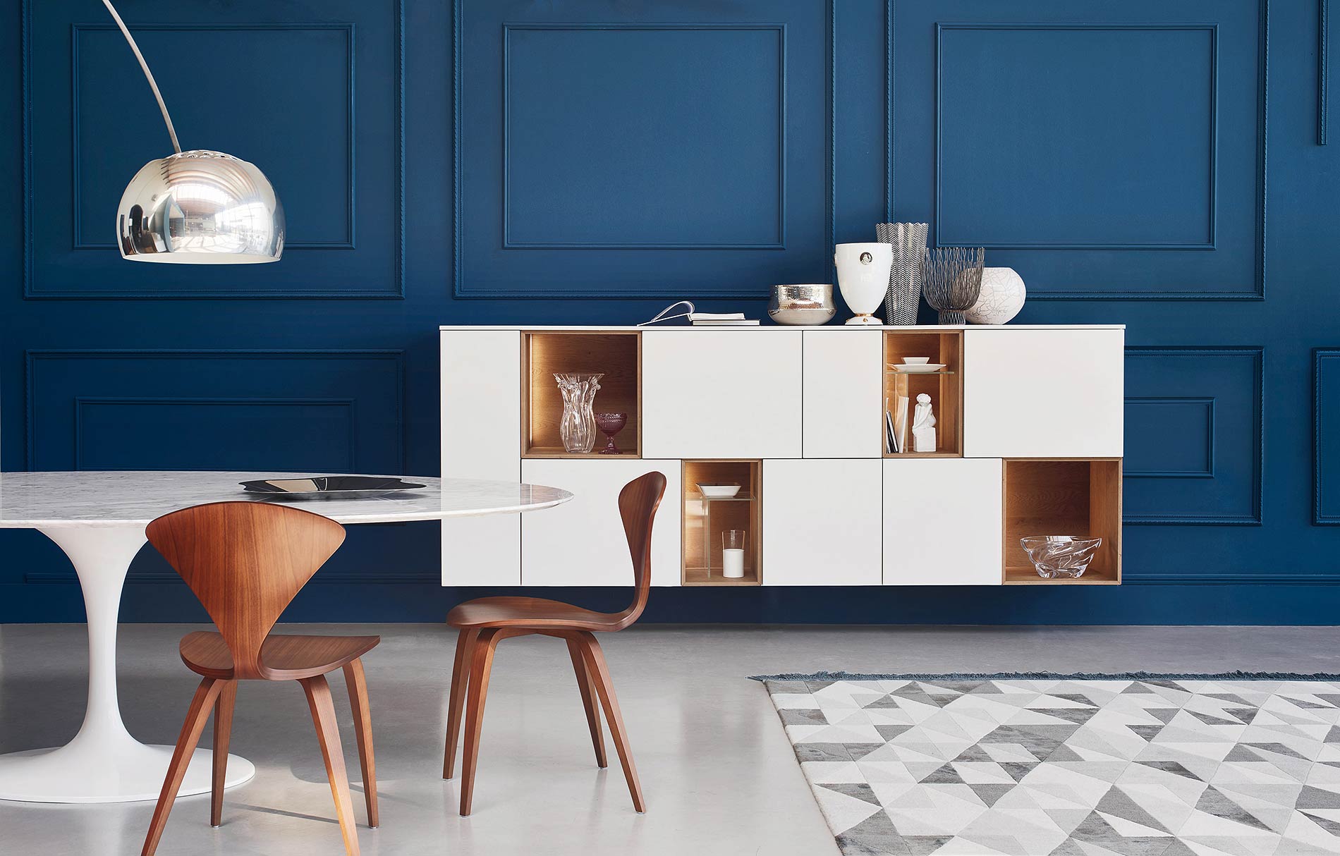 Buffet mural ouvert avec éléments en verre Buffet mural ouvert avec éléments en verre