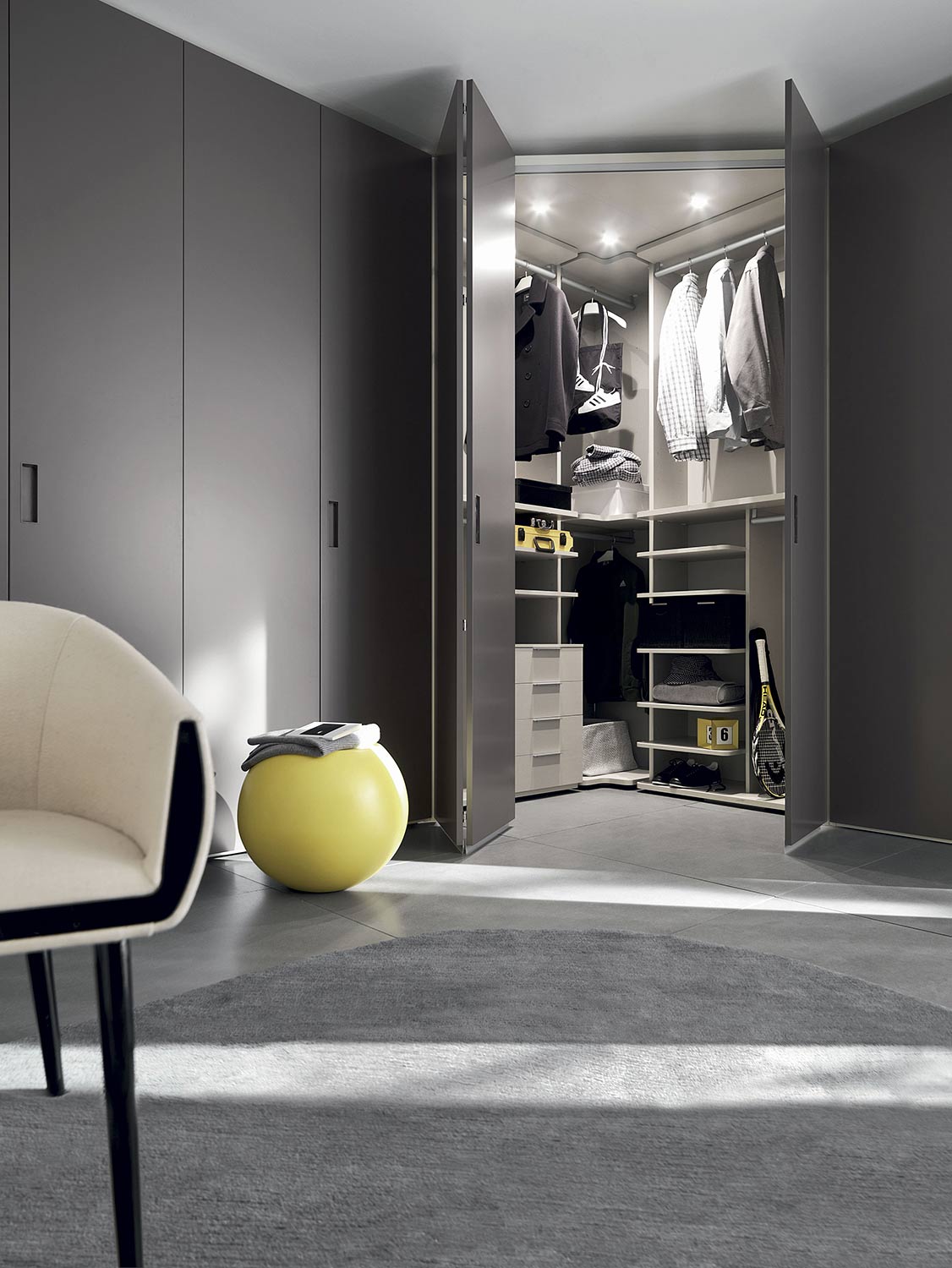 Penderie d'angle accessible Penderie d'angle accessible