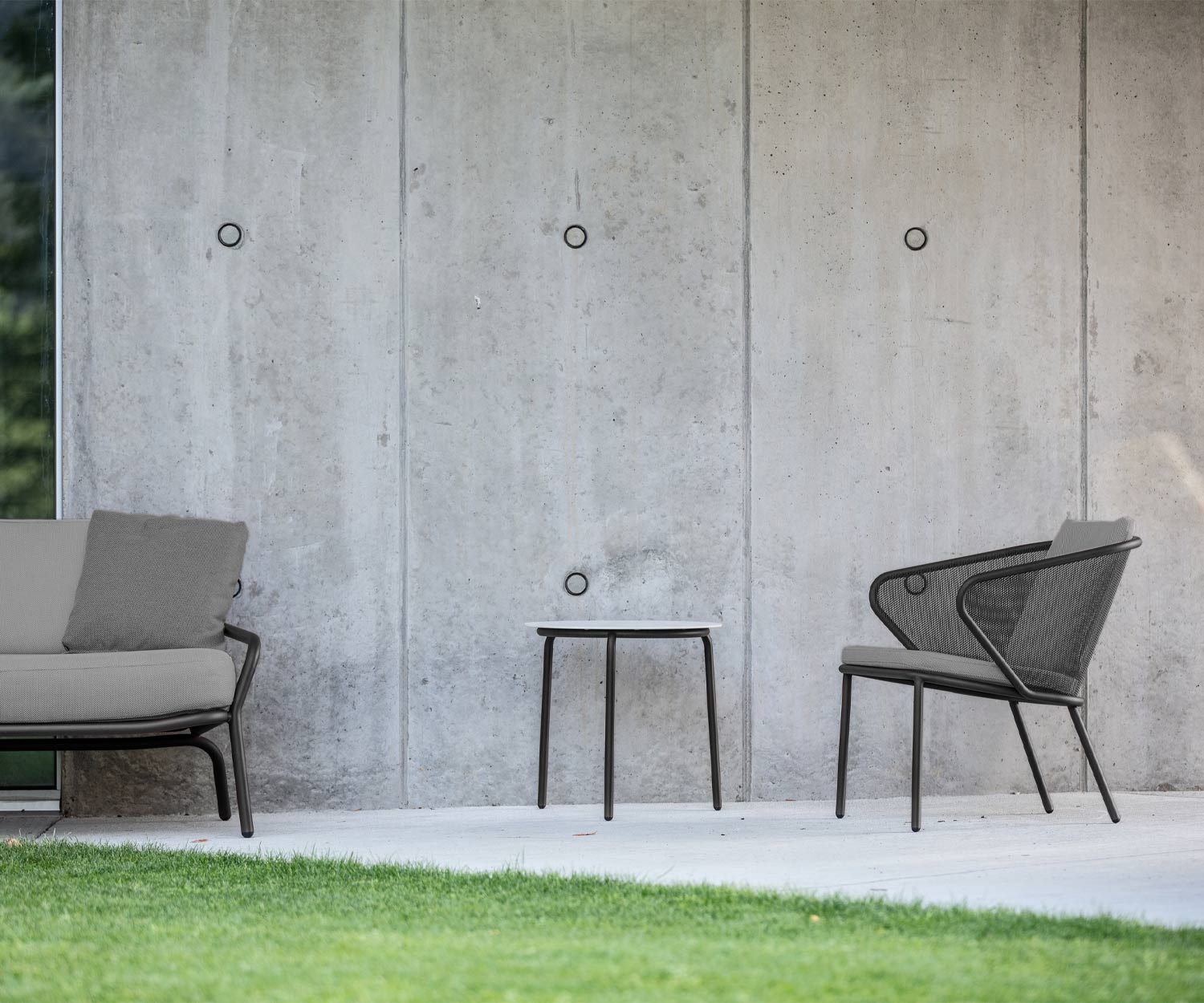 Hoge kwaliteit Todus Condor design loungestoel met bekleding in antraciet Hoge kwaliteit Todus Condor design loungestoel met bekleding in antraciet