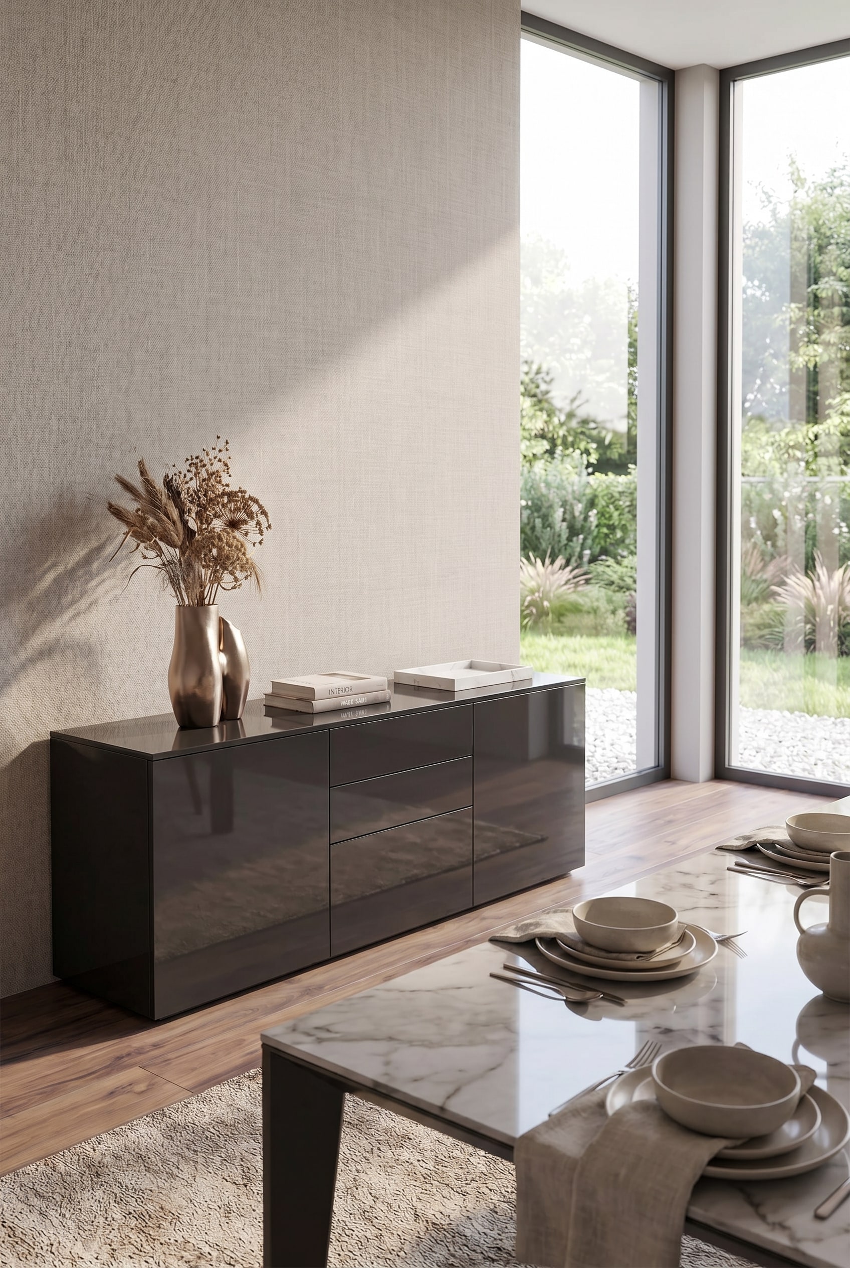 Élégant buffet dans la salle à manger décoré comme une desserte
