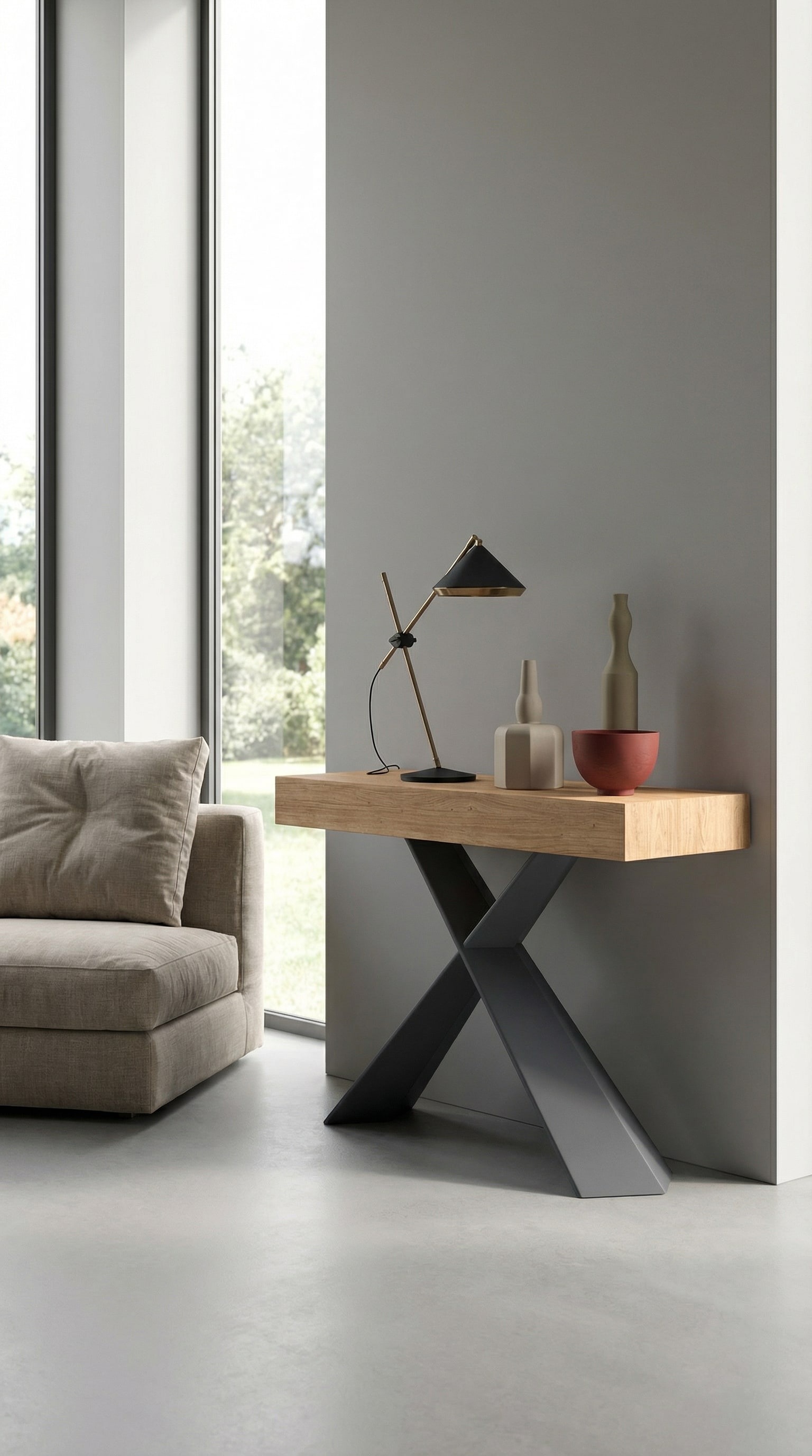 De Ozzio Console 4you met opvallend metalen kruisframe als stijlvol, ruimtebesparend bureau in de moderne woonkamer. De Ozzio Console 4you met opvallend metalen kruisframe als stijlvol, ruimtebesparend bureau in de moderne woonkamer.