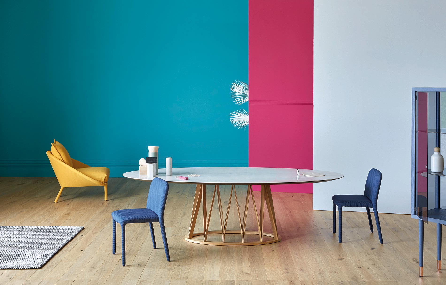Ronde tafel met marmeren tafelblad