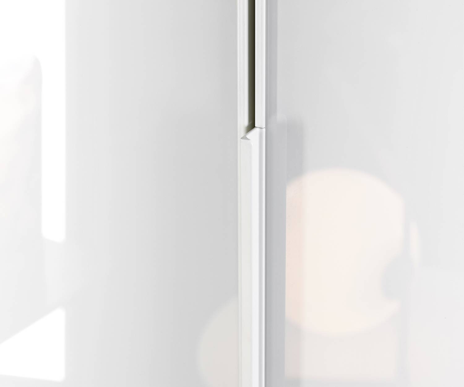 Moderne Novamobili Design kledingkast Kristallen handgrepen in detail Moderne Novamobili Design kledingkast Kristallen handgrepen in detail