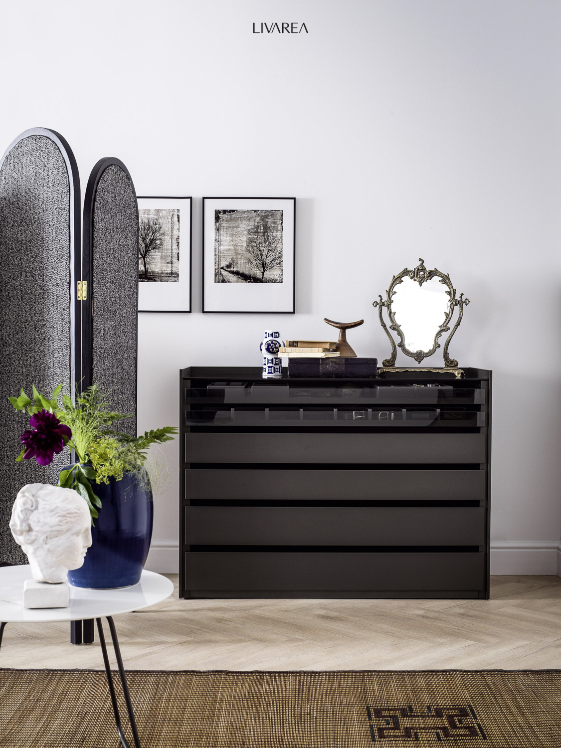 Design ladekast met veel opbergruimte voor kleding en accessoires Design ladekast met veel opbergruimte voor kleding en accessoires