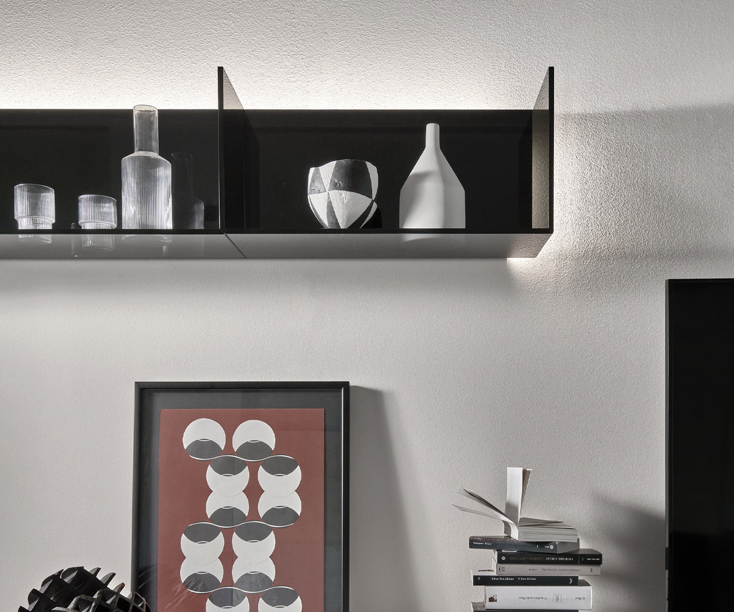 Étagère murale design en verre de haute qualité de Livitalia avec éclairage LED de fond Étagère murale design en verre de haute qualité de Livitalia avec éclairage LED de fond