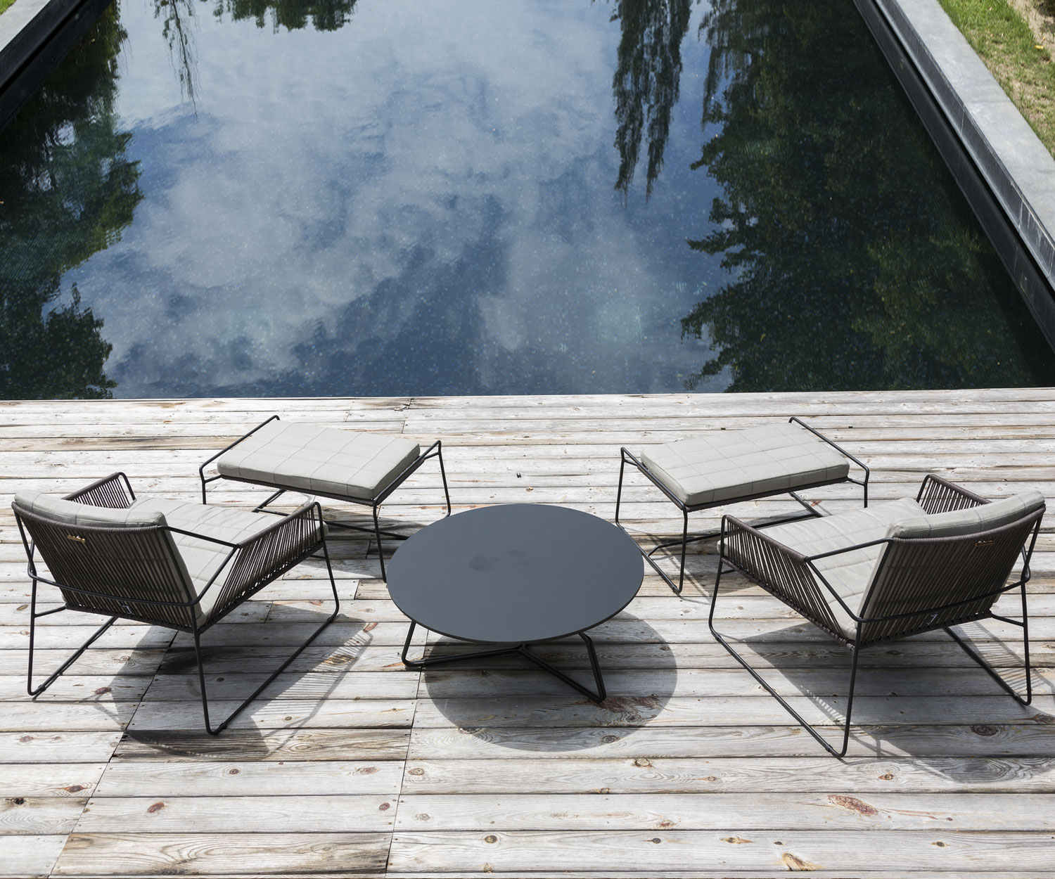 Tabouret design moderne Oasiq Sandur cordon en combinaison avec les chaises Sandur Tabouret design moderne Oasiq Sandur cordon en combinaison avec les chaises Sandur