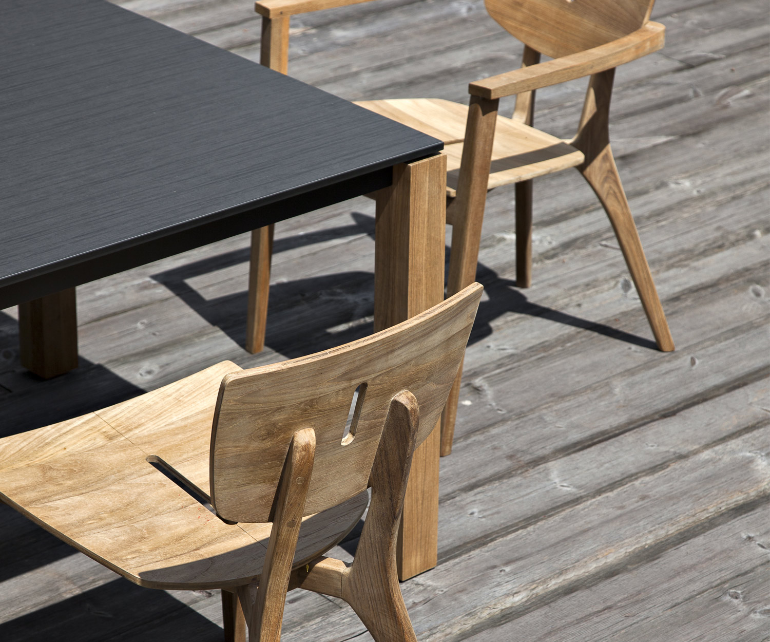 Oasiq Machar Design teakhouten tuintafel met Copenhagen en Diuna stoelen