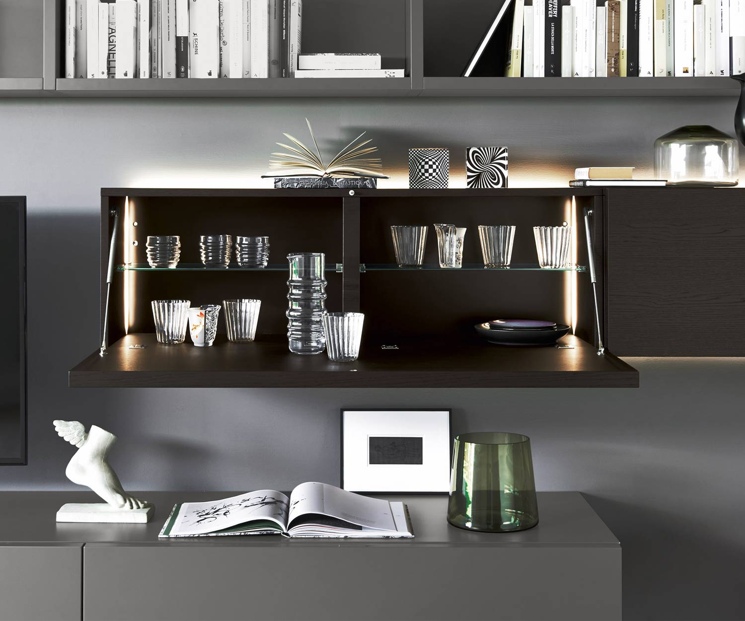 Moderne Livitalia Cartesio wandkast als barkast Moderne Livitalia Cartesio wandkast als barkast