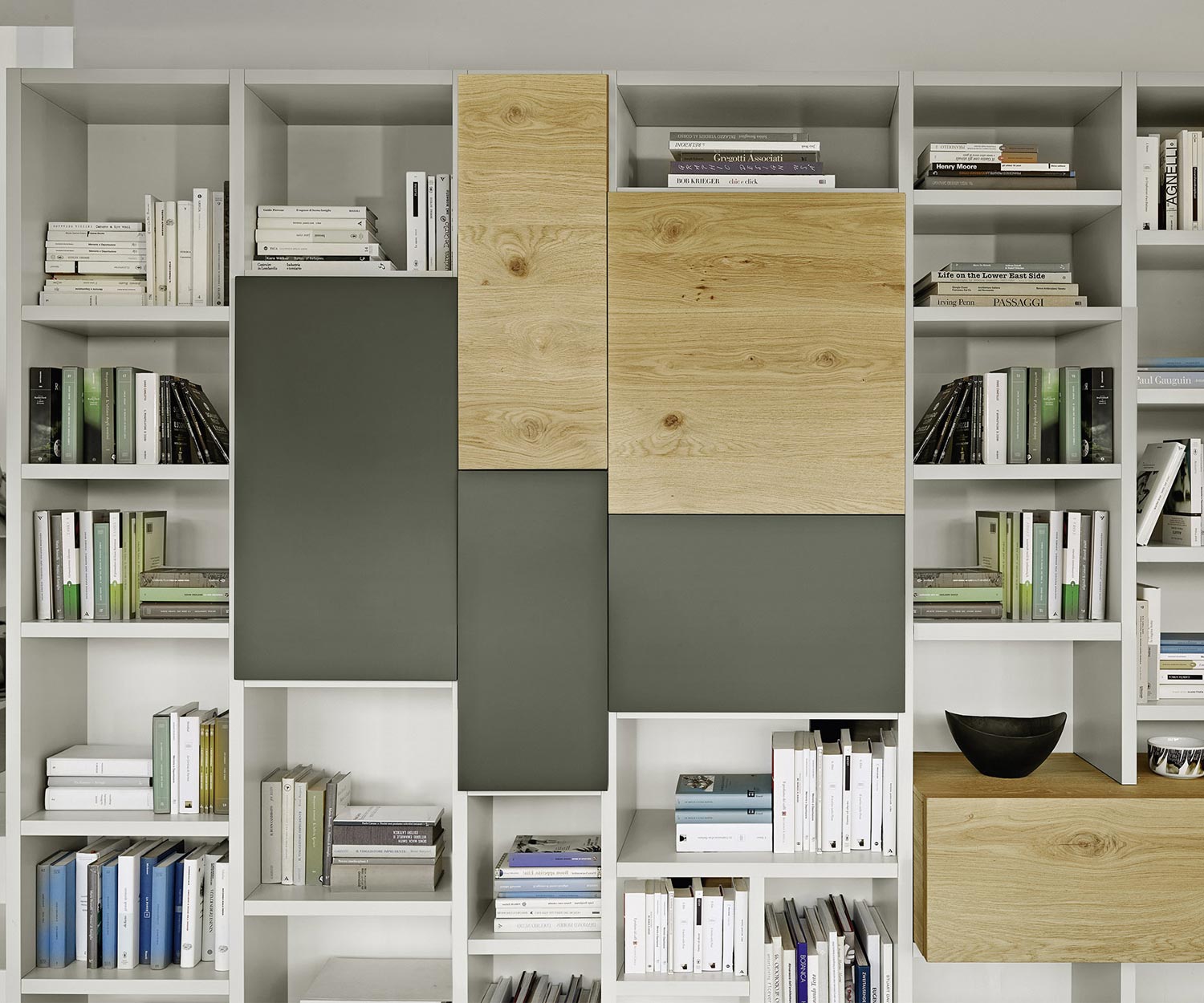 Moderne Livitalia boekenkast met deuren in hout en lak