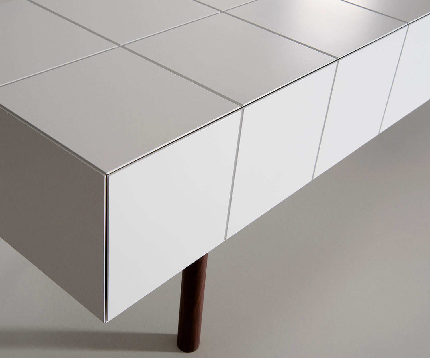 Exclusif al2 Design TV Lowboard MOS I KO 005 B en noir laqué Exclusif al2 Design TV Lowboard MOS I KO 005 B en noir laqué