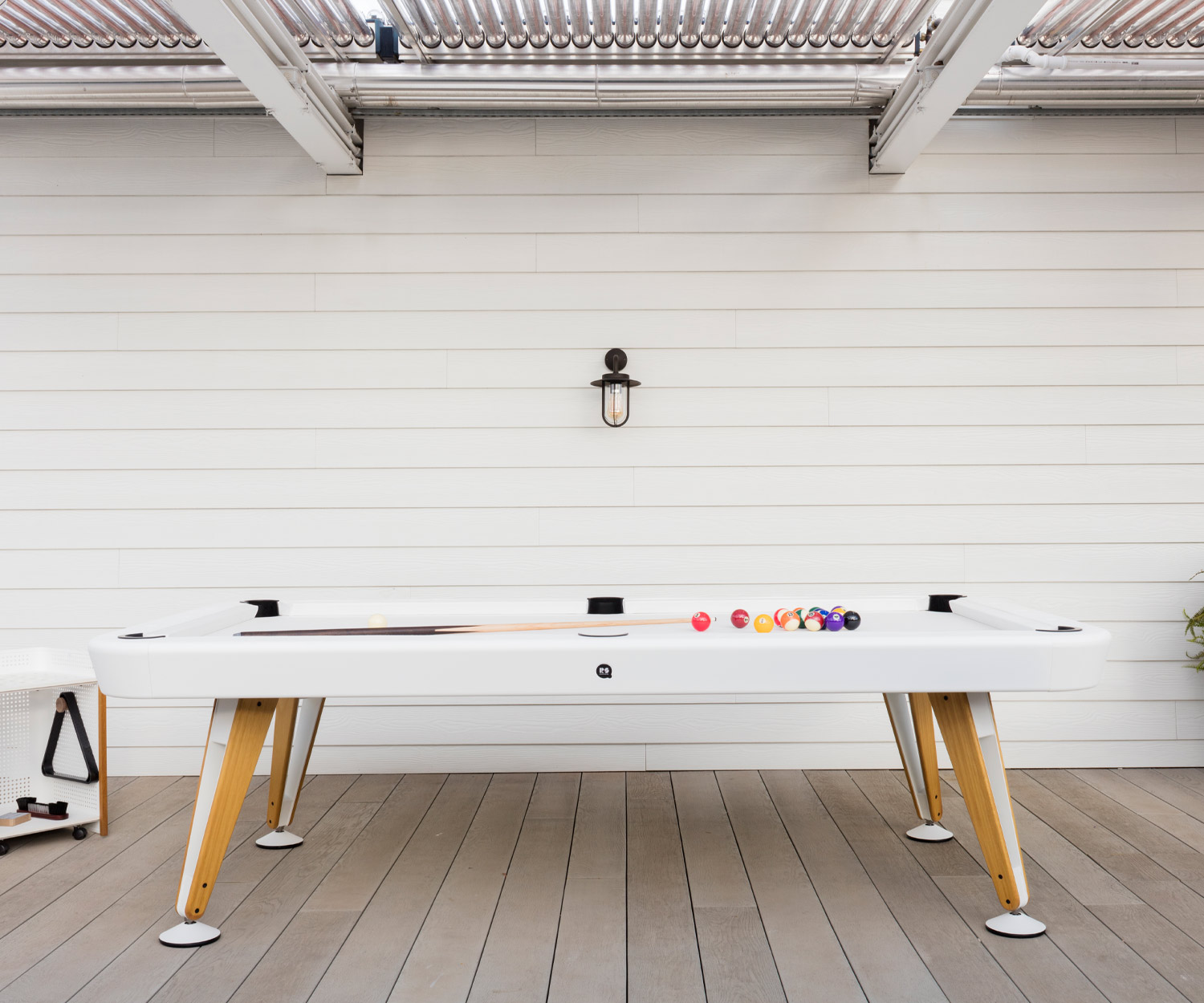 Prachtige overdekte biljarttafel Diagonal van RS Barcelona Design uit Spanje in wit