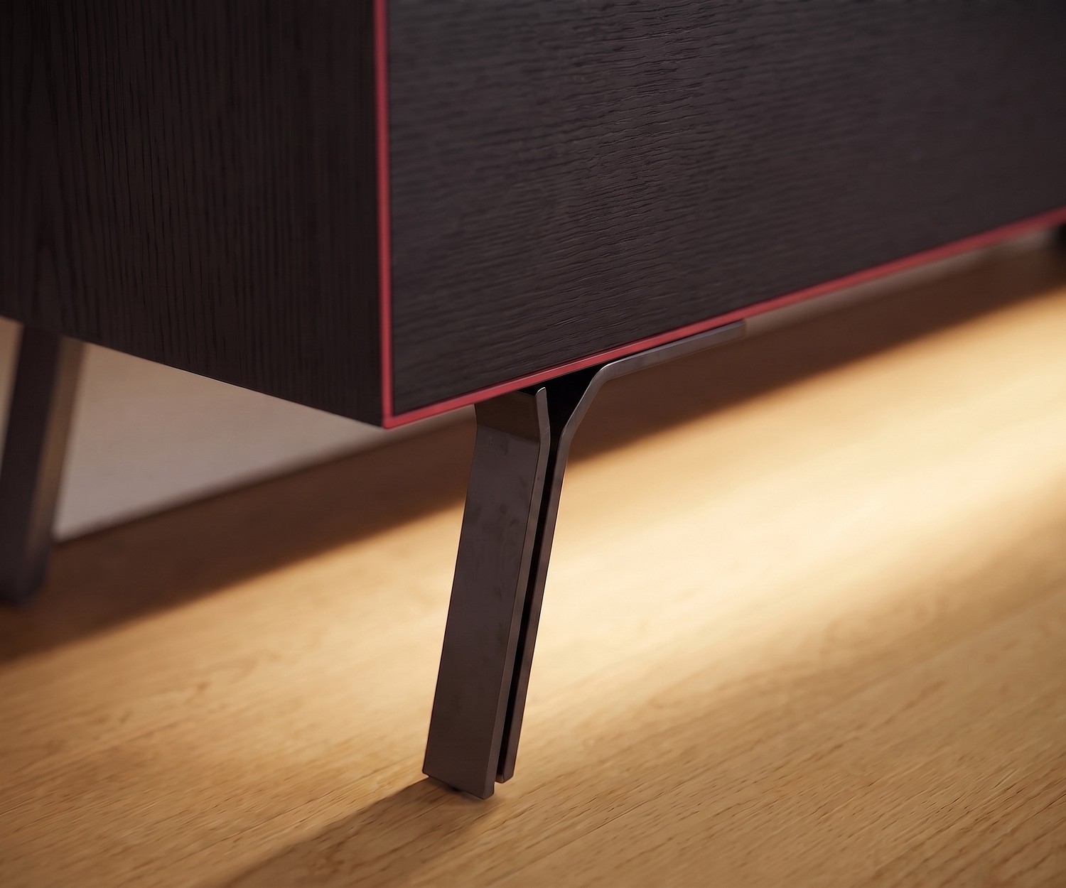 Livitalia Minimal Lowboard – Metalen poten Livitalia Minimal tv-meubel lowboard van donker eiken met slanke metalen poten, rode accentrand en led-verlichting.
