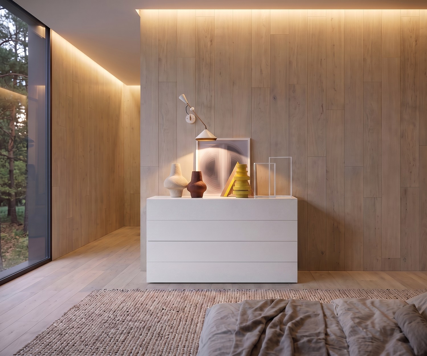 Commode Novamobili Easy à 4 tiroirs blanc mat Commode Novamobili Easy à 4 tiroirs pour la chambre, coloris blanc mat devant un revêtement mural en bois moderne.