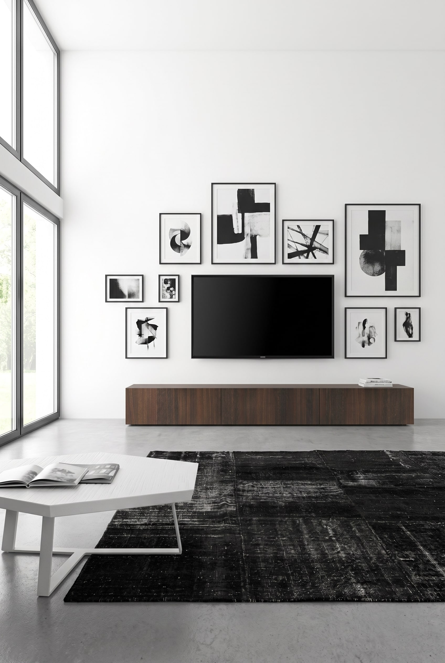 Meuble bas en chêne brun à silhouette plate sous une télévision éteinte devant un mur clair dans un salon minimaliste