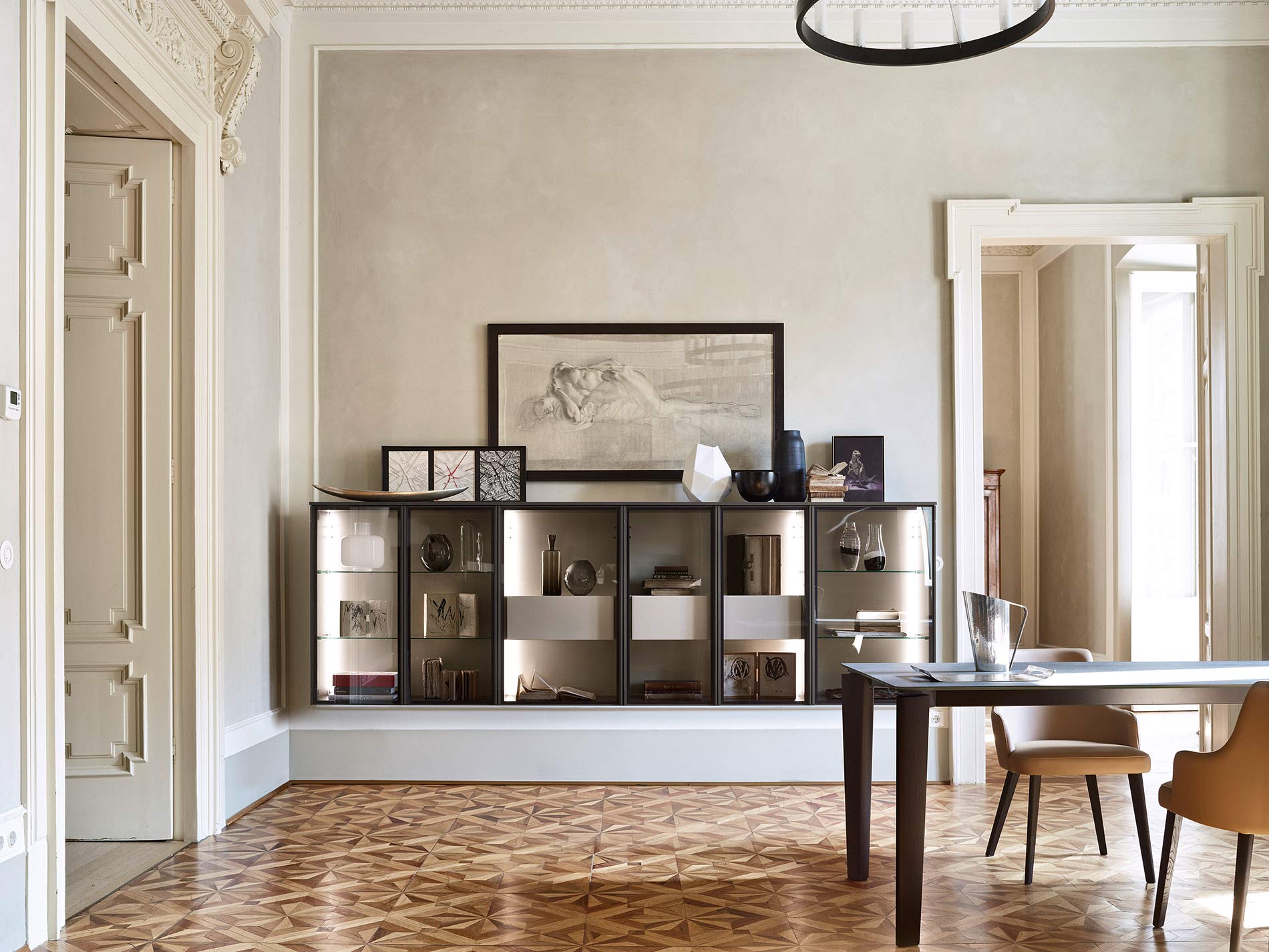 Vitrine flottante en verre Vitrine flottante en verre