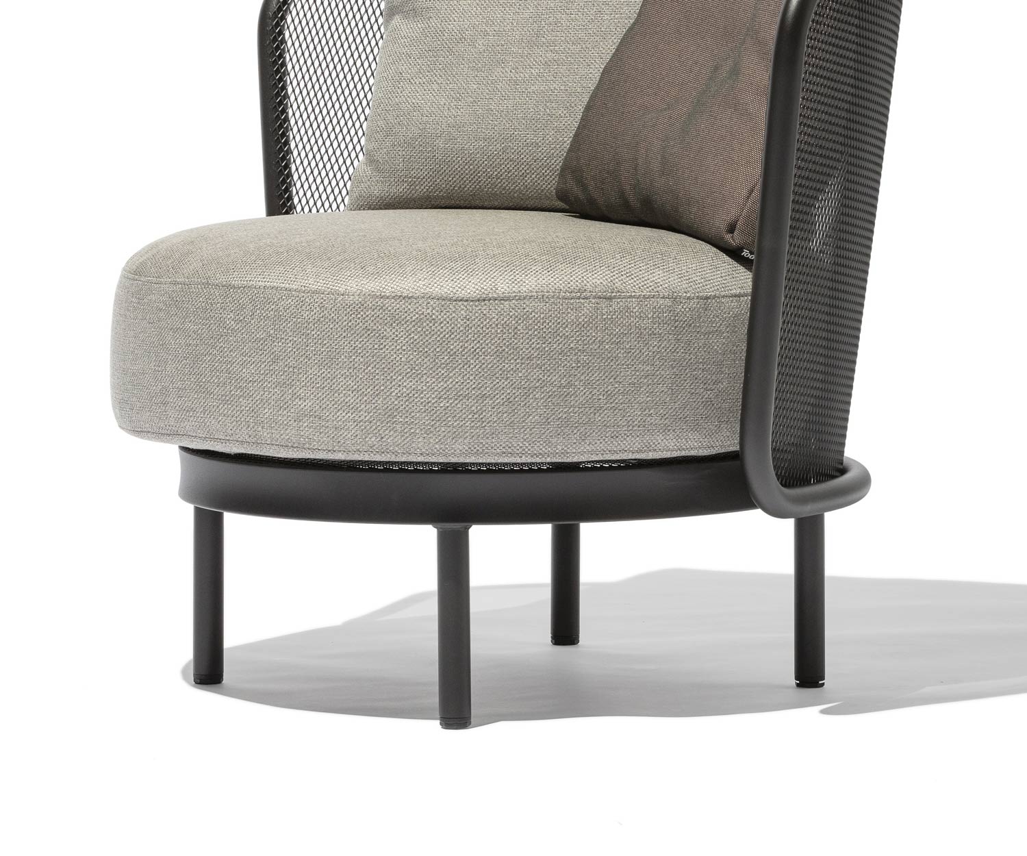 Todus Baza Ronde Design cocktail fauteuil met detail roestvrijstalen onderstelpoten