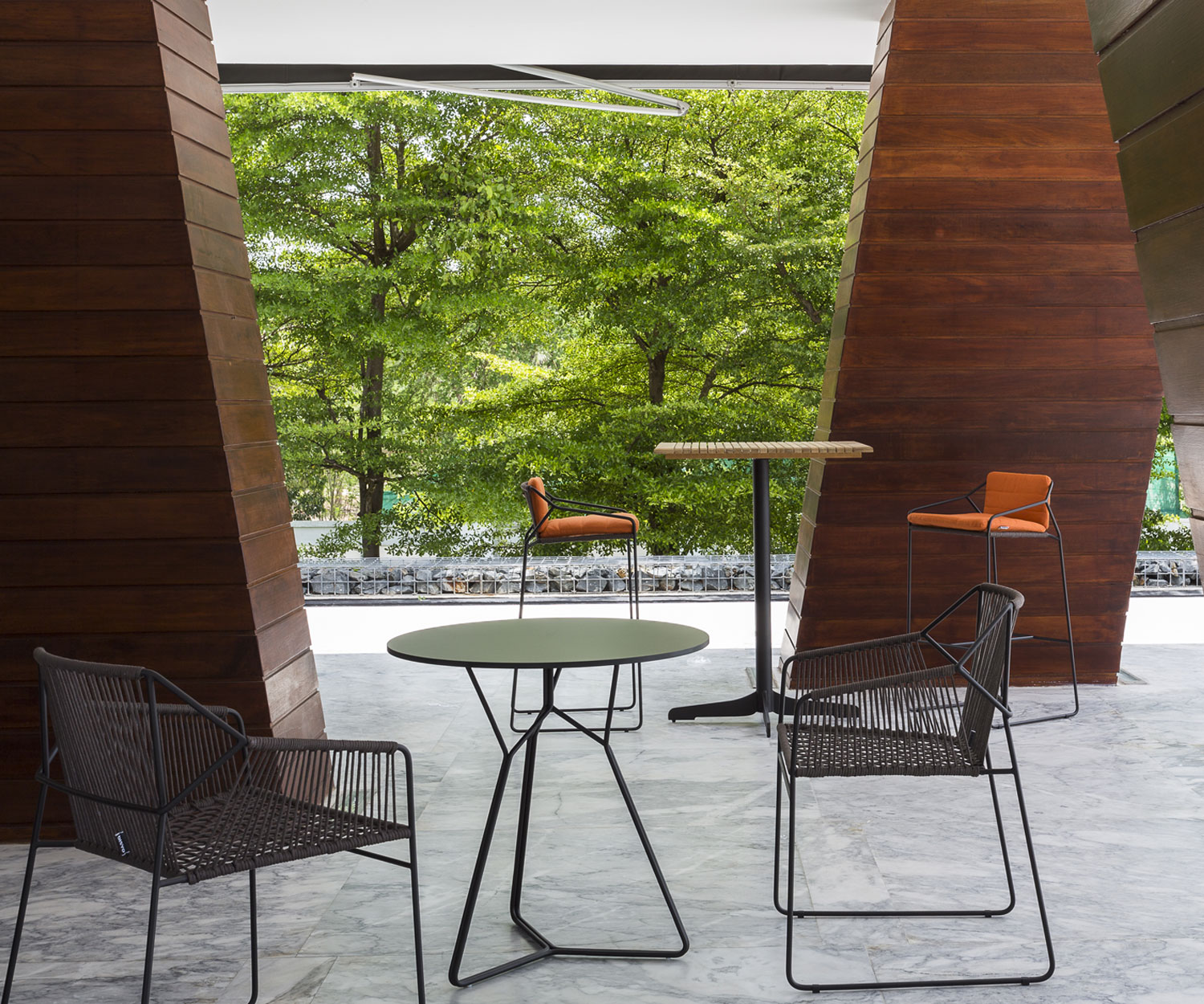 Hoogwaardige Oasiq Sandur Schnur designstoel met donkergrijs roestvrijstalen frame Hoogwaardige Oasiq Sandur Schnur designstoel met donkergrijs roestvrijstalen frame