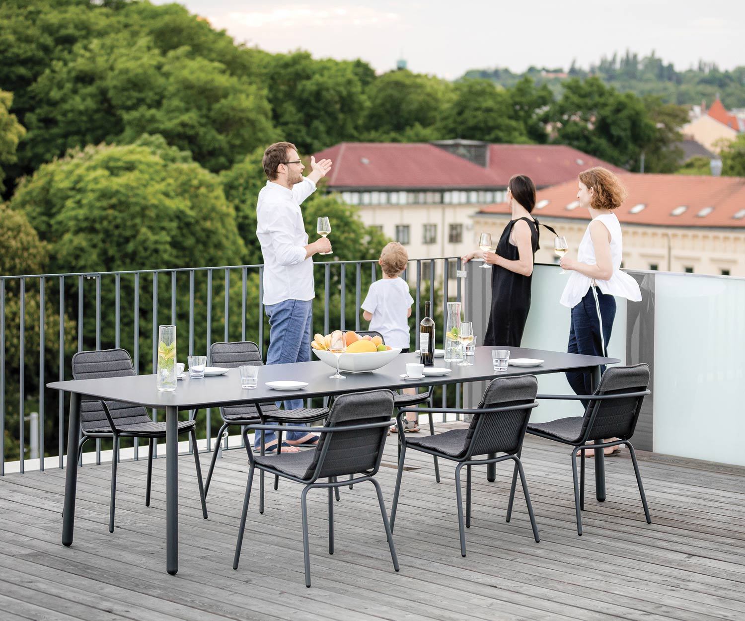 Table de jardin rectangulaire de haute qualité Todus Starling Design avec coins arrondis Table de jardin rectangulaire de haute qualité Todus Starling Design avec coins arrondis