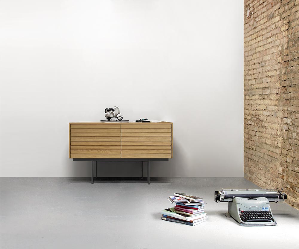 Punt Sussex dressoir met pootjes B119 super mat eiken Punt Sussex dressoir met pootjes B119 super mat eiken