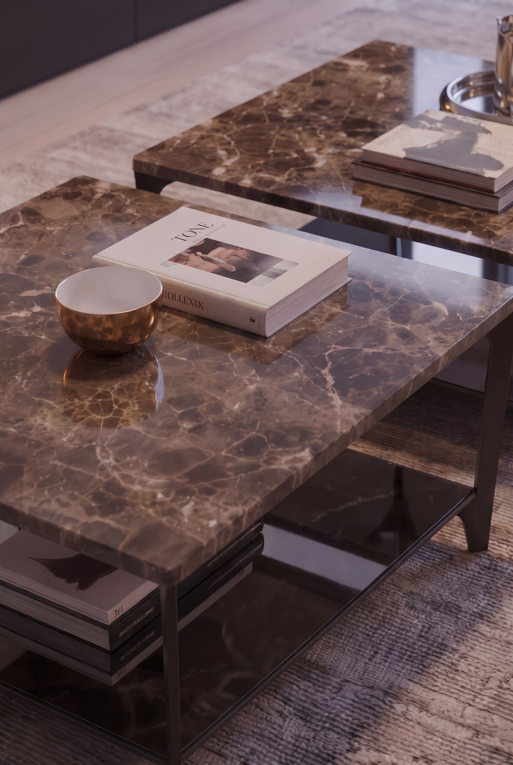 Table basse Marelli Tab avec un plateau &eacute;l&eacute;gant et un pi&egrave;tement minimaliste comme pi&egrave;ce ma&icirc;tresse d'un salon moderne.