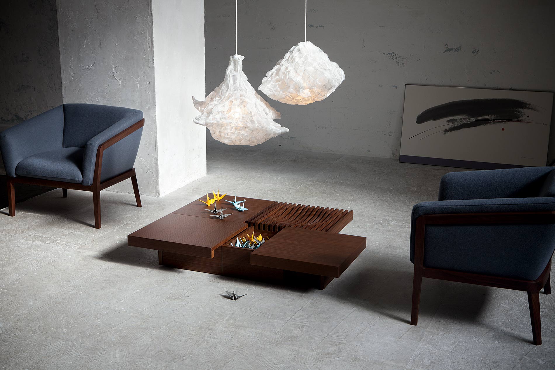 Massief houten salontafel met geheim vak Massief houten salontafel met geheim vak