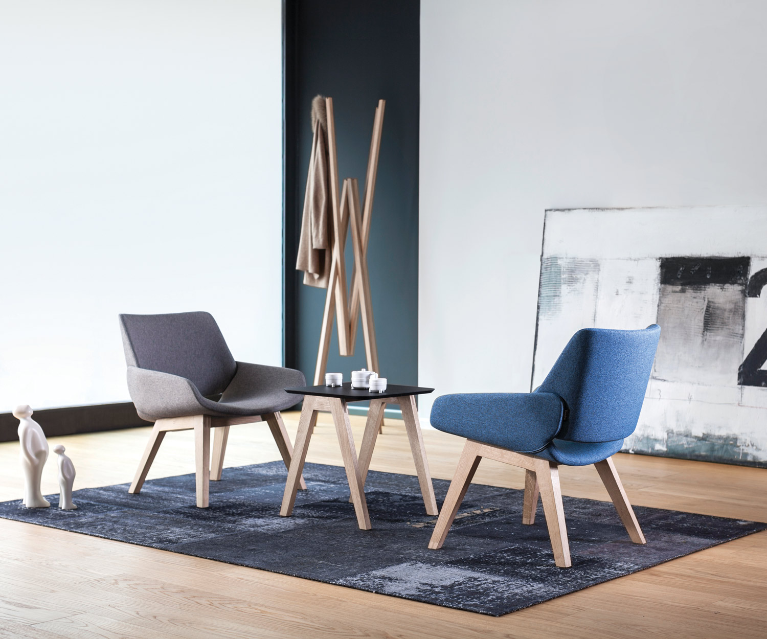 Fauteuil design moderne Prostoria Monk en gris et bleu Fauteuil design moderne Prostoria Monk en gris et bleu