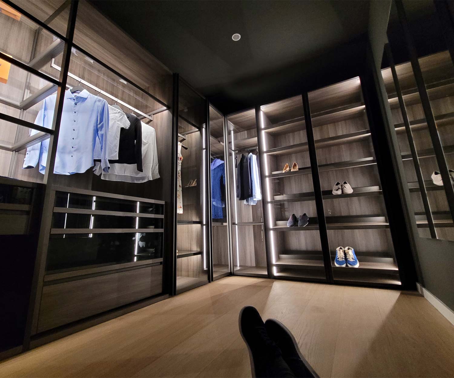 Planning kleedkamer met glazen deuren Resultaat Planning kleedkamer met glazen deuren Resultaat