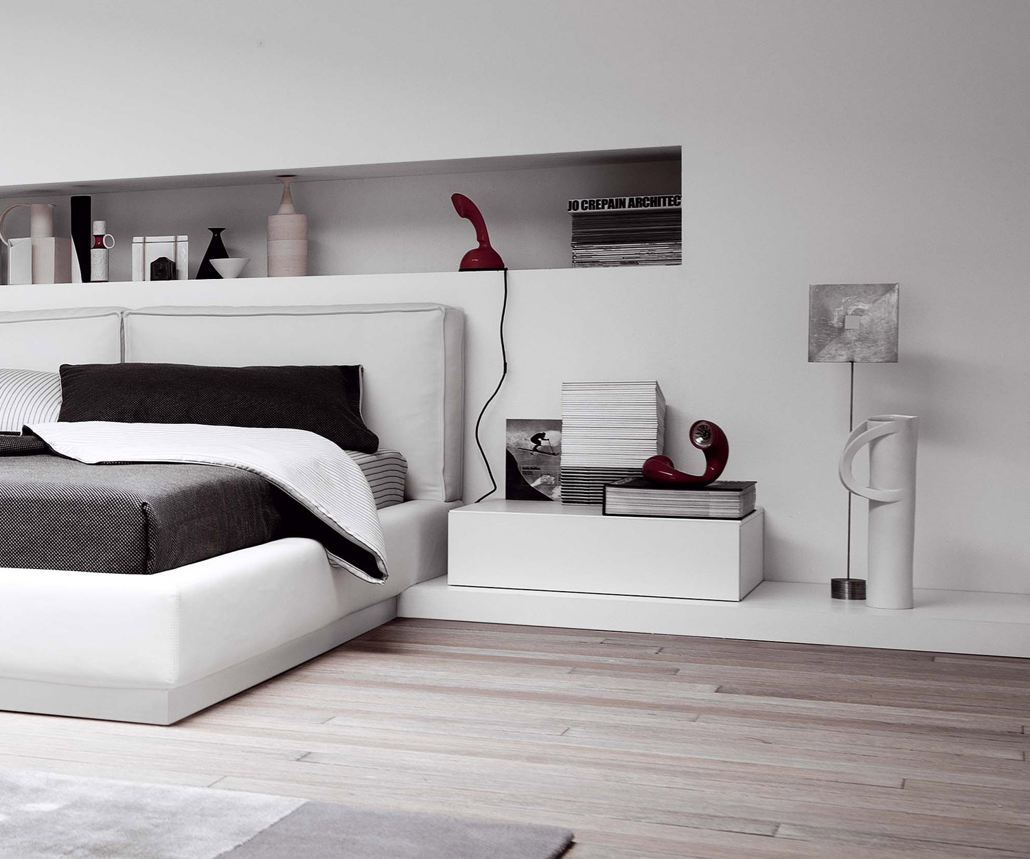 Novamobili Table de nuit Easy 1 tiroir blanc sur socle Novamobili Table de nuit Easy 1 tiroir blanc sur socle