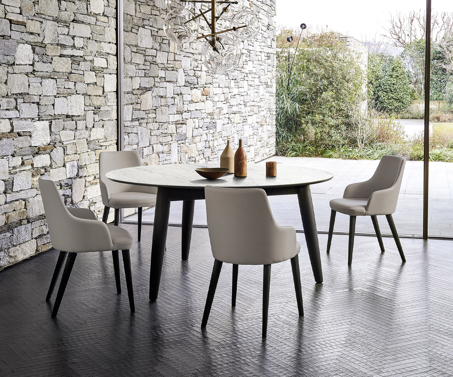 Moderne Livitalia Table de salle à manger design Convivio avec plateau rond sur pieds massifs Moderne Livitalia Table de salle à manger design Convivio avec plateau rond sur pieds massifs