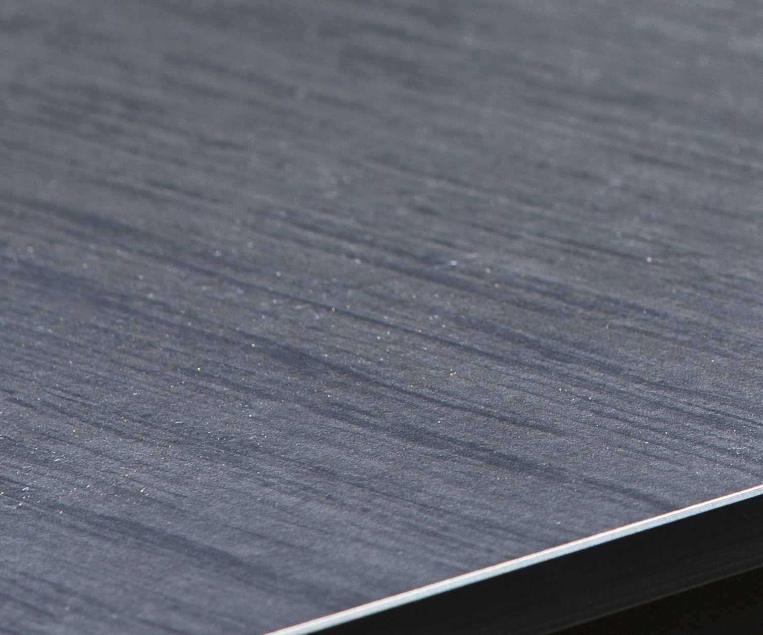 Oasiq Machar table de jardin détail HPL plateau de table en Nordic Black gris foncé Oasiq Machar table de jardin détail HPL plateau de table en Nordic Black gris foncé