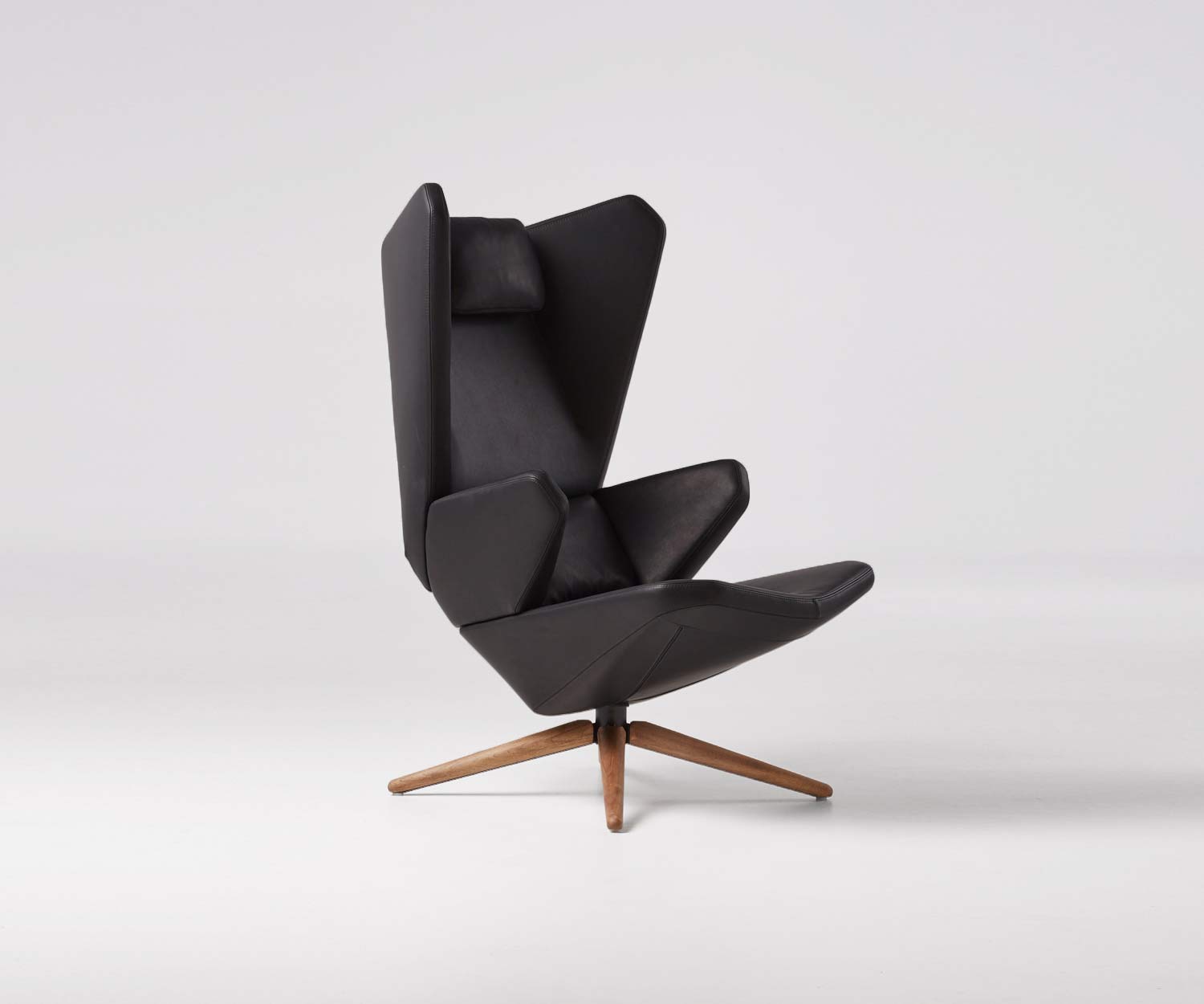 Prostoria Trifidae design stoel in zwart leer Prostoria Trifidae design stoel in zwart leer