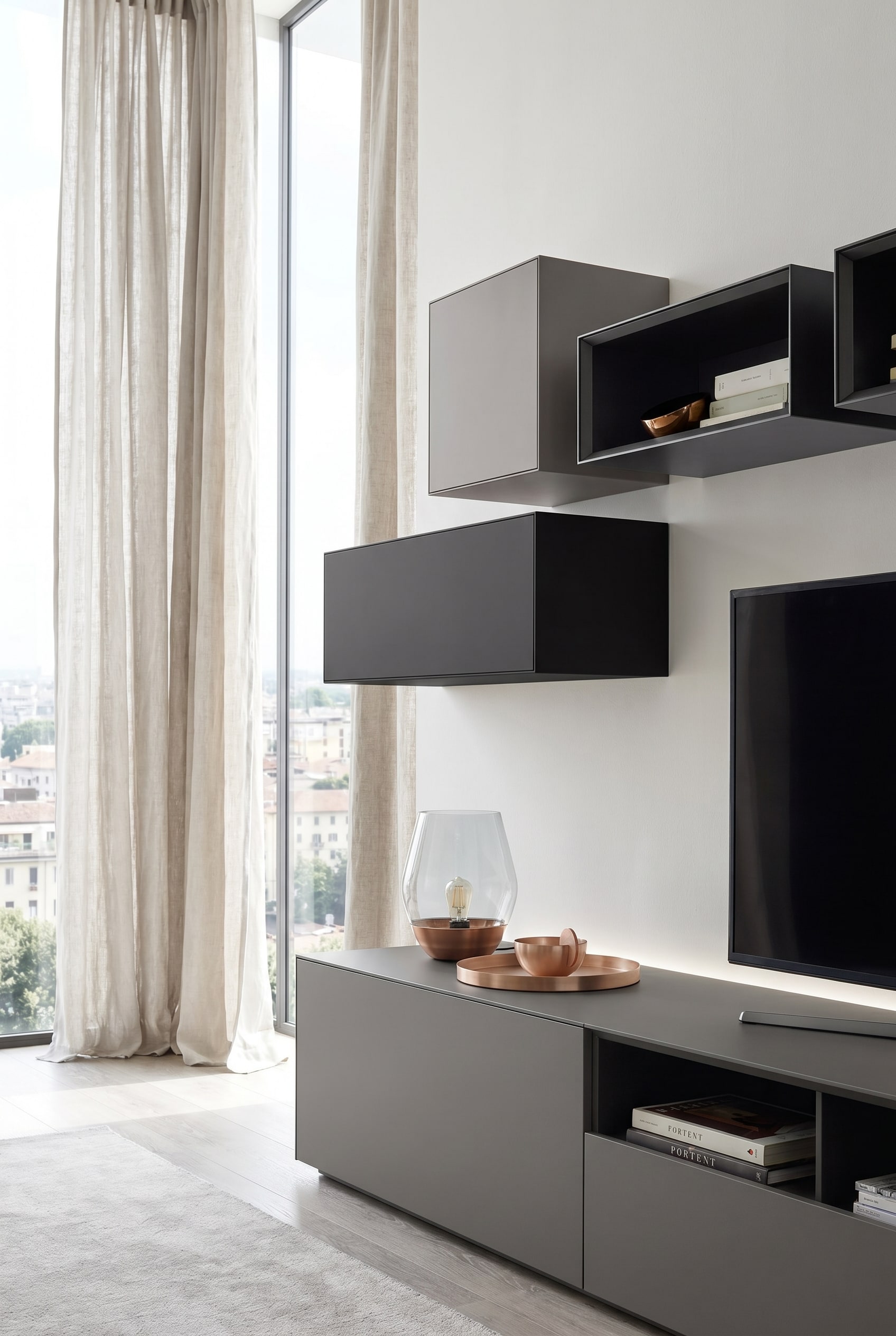 Salon moderne avec un lowboard minimaliste et un meuble haut Livitalia Minimal placé de manière asymétrique en gris mat