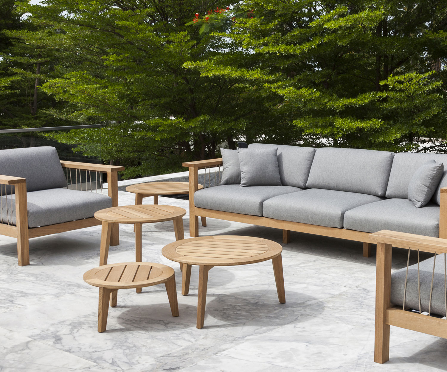 Oasiq Attol teak bijzettafel Oasiq Attol teak bijzettafel