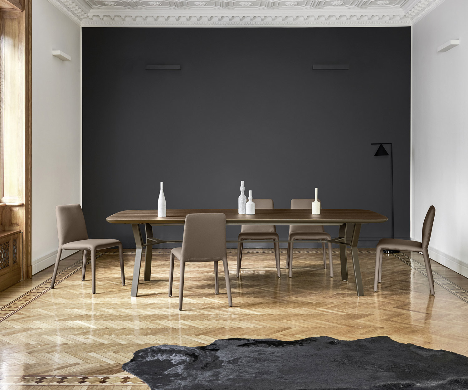 Exclusieve Livitalia IJzeren eettafel rechthoekig tafelblad metalen frame met eetkamerstoelen