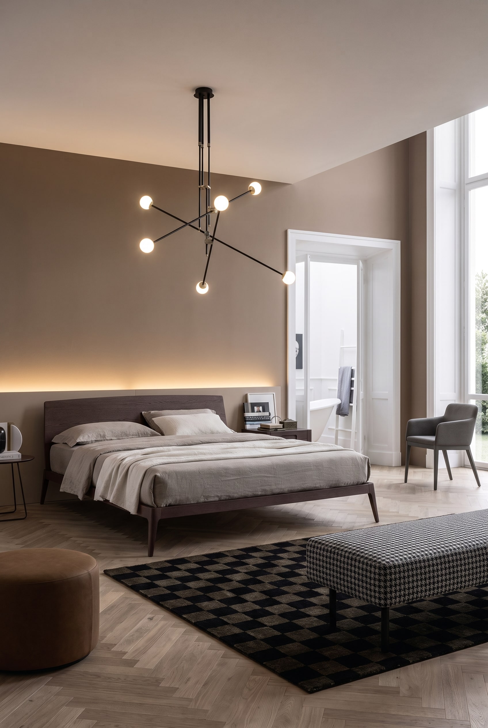 Chambre &eacute;l&eacute;gante avec lit en bois Novamobili Siri, &agrave; l'esth&eacute;tique flottante et mur couleur Macchiato