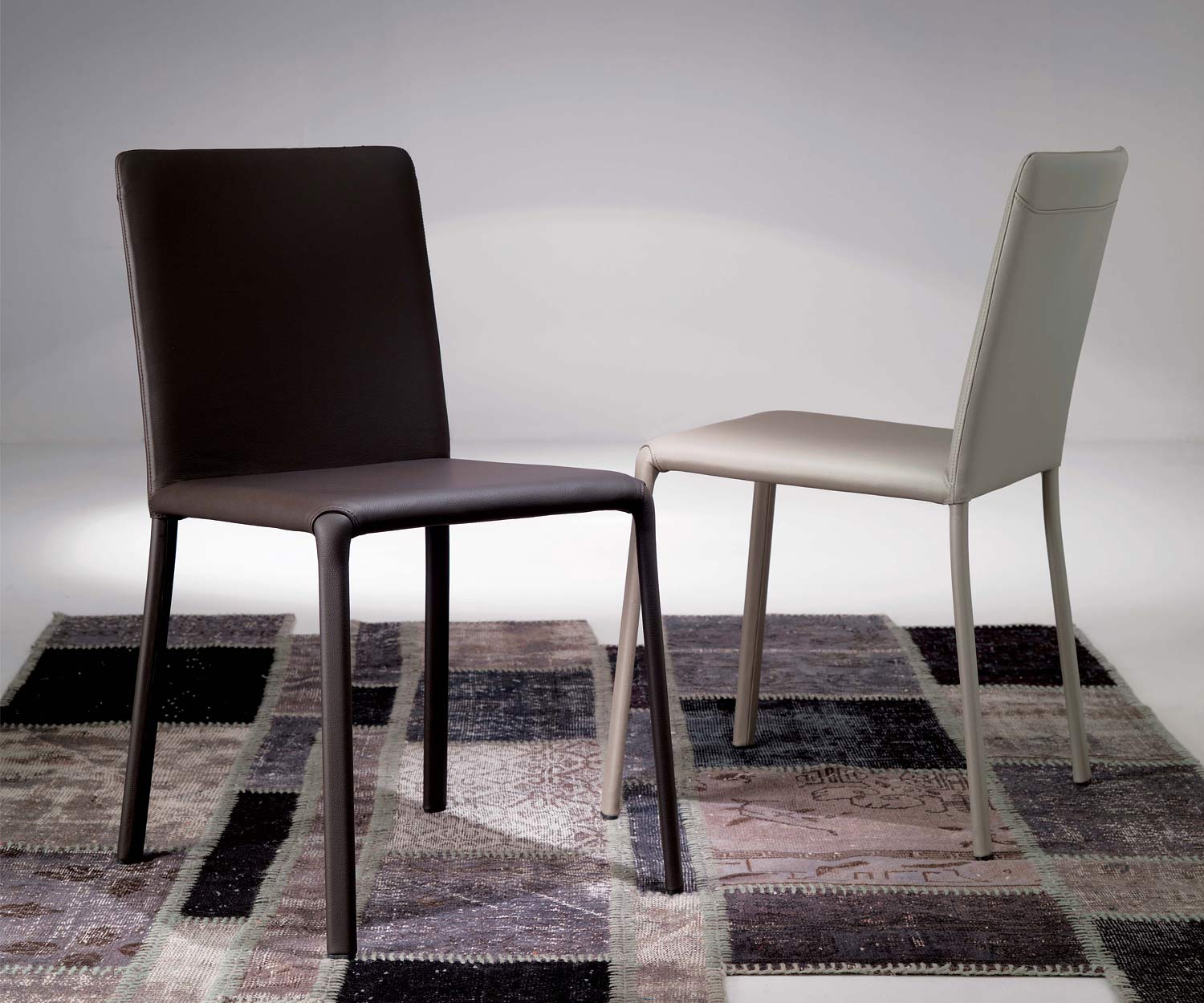 Exclusif Ozzio Chaise design Lunette Cuir Noir Exclusif Ozzio Chaise design Lunette Cuir Noir