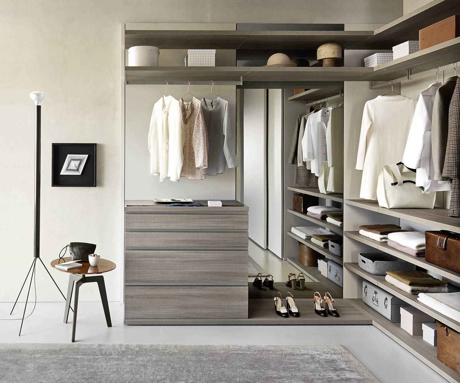 Moderne Livitalia garderobekast op maat voor designerkleedkamers