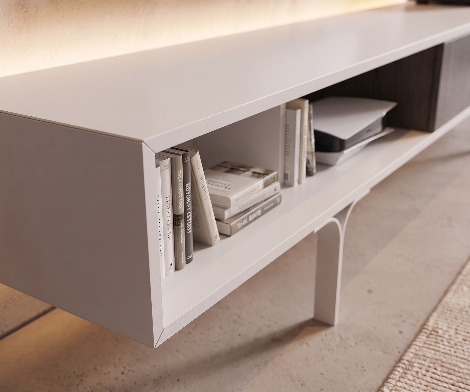 Mobius 005 TV-lowboard voor de woonkamer. Minimalistisch wit tv-meubel met open vakken voor boeken en een console.