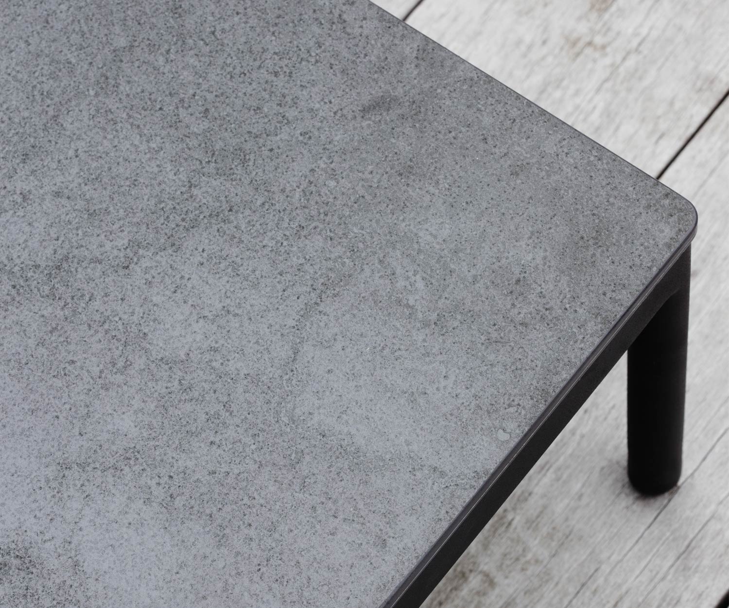 Table de jardin de haute qualité Oasiq Riad en détail Plateau de table en céramique Table de jardin de haute qualité Oasiq Riad en détail Plateau de table en céramique