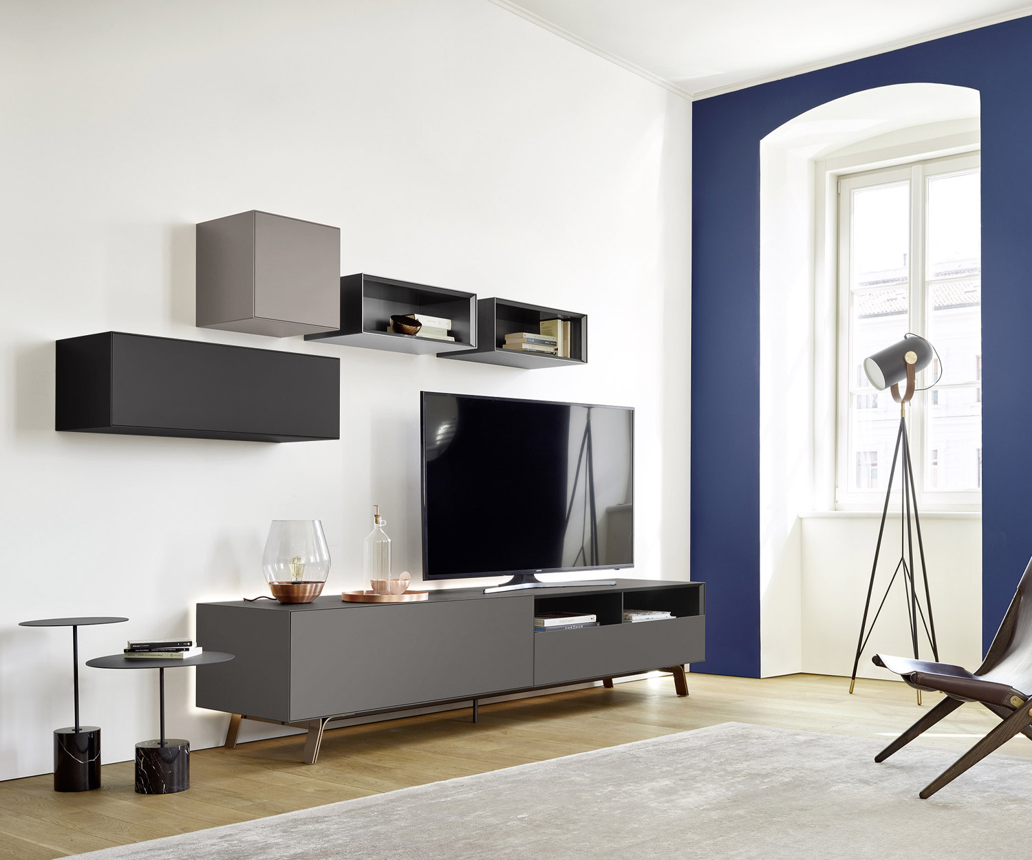 Modern Livitalia design wandmeubel in de woonkamer boven design lowboard met tv-meubel woonkamer