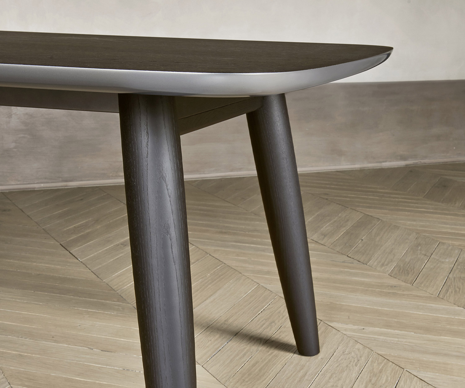 Livitalia Table design Convivio de haute qualité en détail Pieds en frêne massif Bords en onglet Livitalia Table design Convivio de haute qualité en détail Pieds en frêne massif Bords en onglet