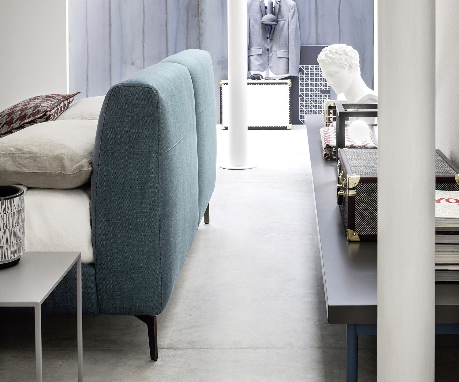 Novamobili Margot gestoffeerd bed Detail rugleuning Novamobili Margot gestoffeerd bed Detail rugleuning