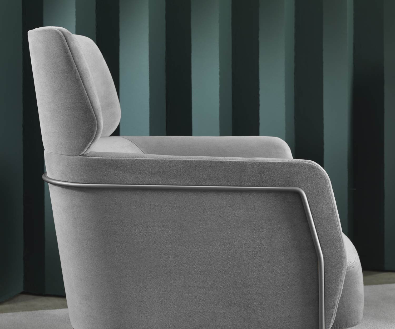 En détail Accoudoirs Fauteuil Nest de Marelli housse gris clair En détail Accoudoirs Fauteuil Nest de Marelli housse gris clair