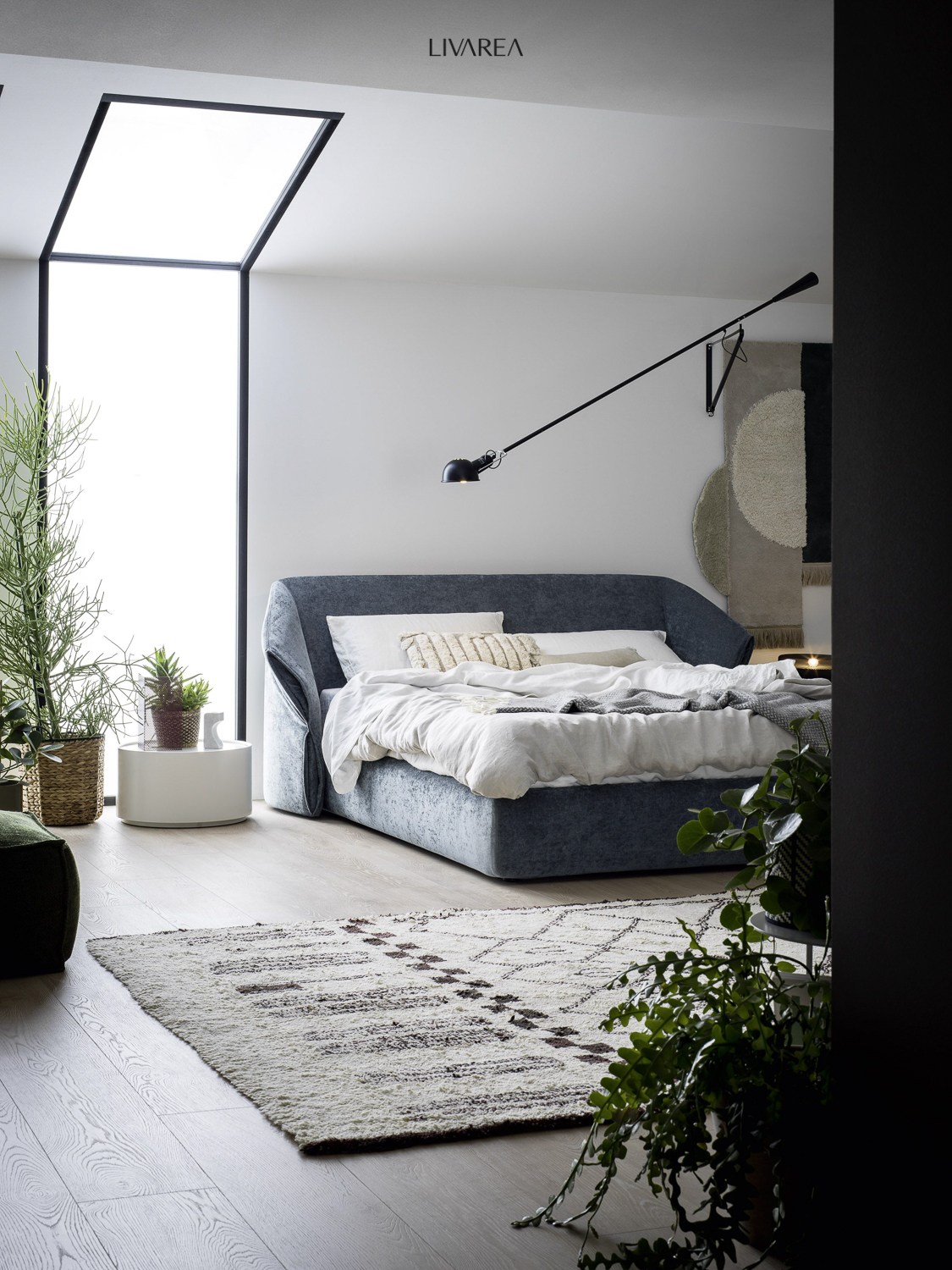 Hoogwaardig gestoffeerd bed met nachtkastje 2 laden Hoogwaardig gestoffeerd bed met nachtkastje 2 laden