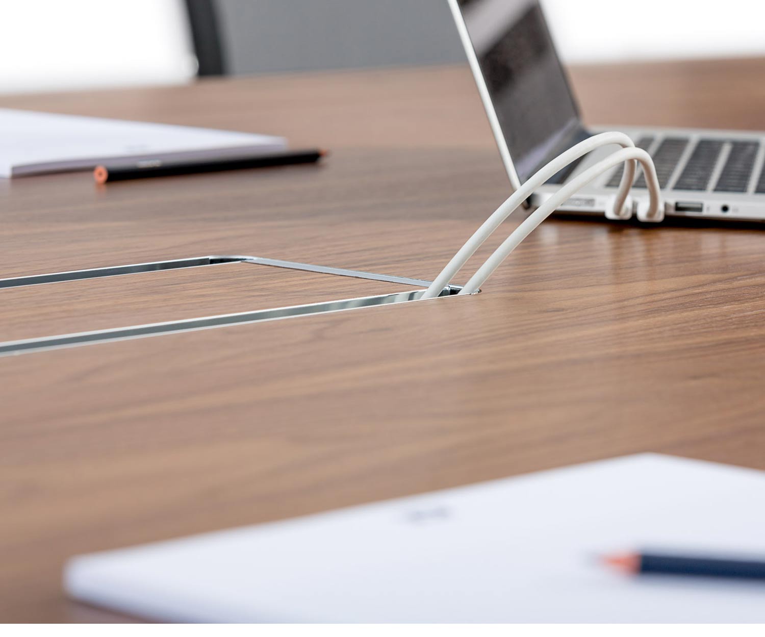 Table de bureau design ICF P80 Manager avec plateau HPL Table de bureau design ICF P80 Manager avec plateau HPL