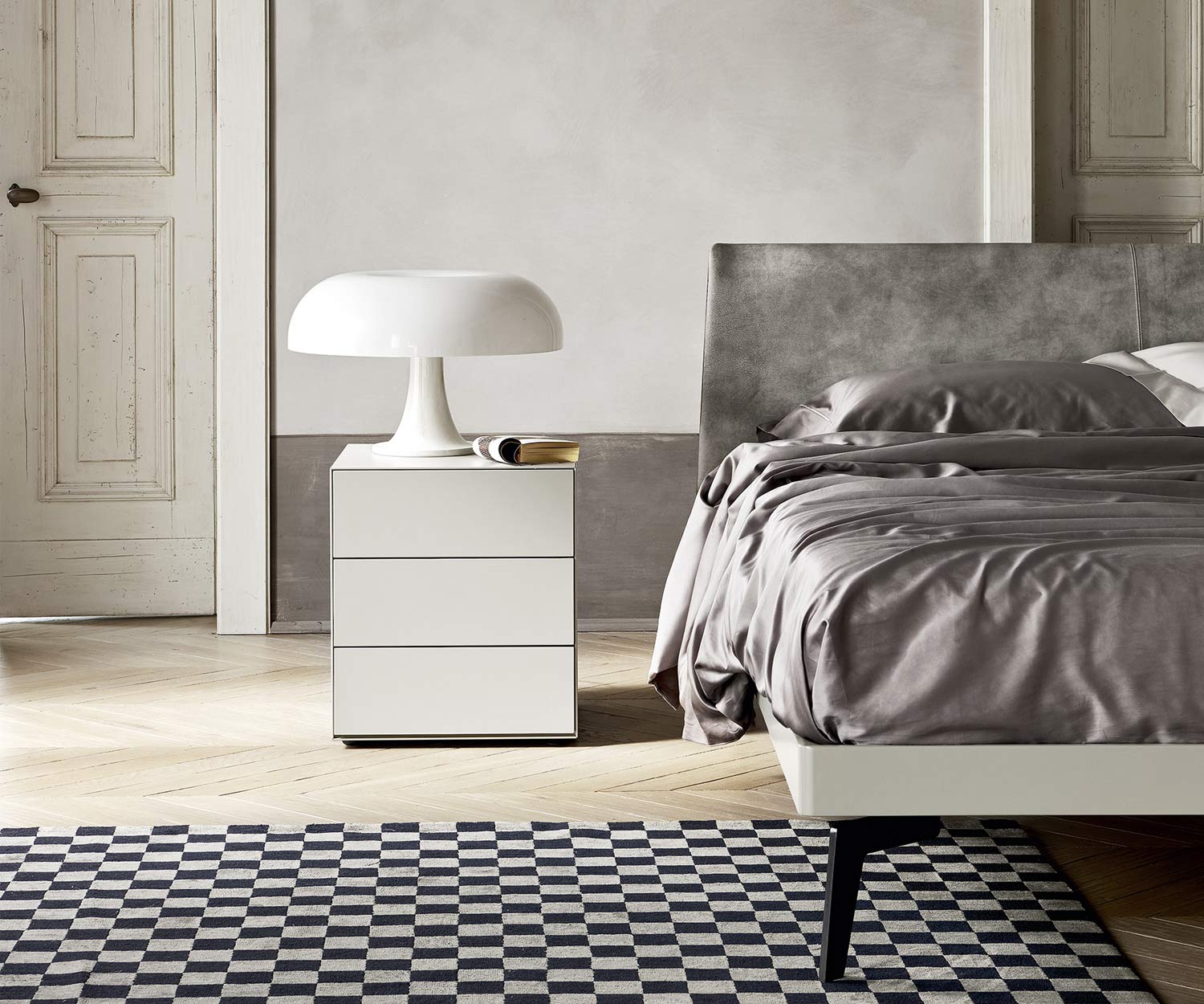 Table de nuit minimaliste Livitalia Design Ecletto avec trois tiroirs en blanc Table de nuit minimaliste Livitalia Design Ecletto avec trois tiroirs en blanc