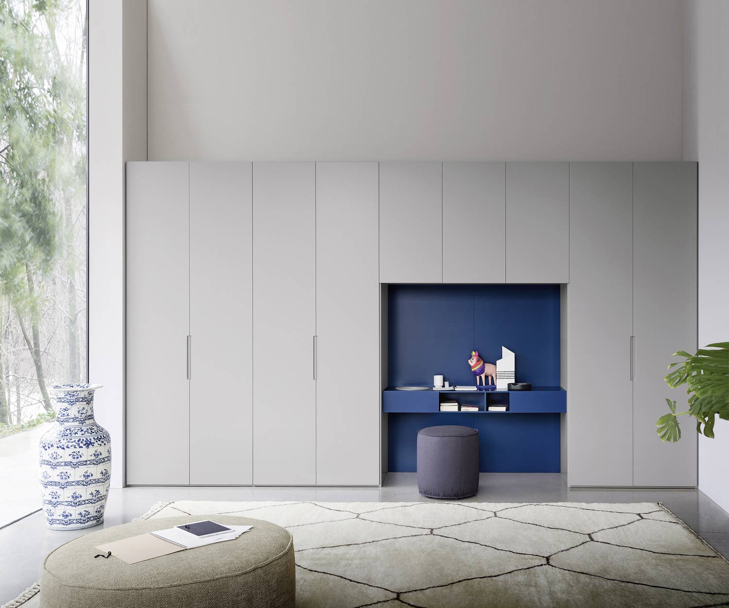 Hoogwaardige Novamobili Design kledingkast met bureau Hoogwaardige Novamobili Design kledingkast met bureau