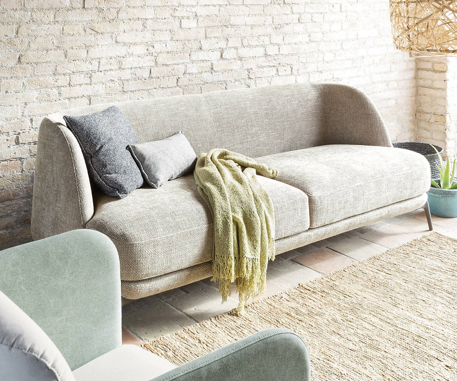 Novamobili Fluwelen designbank met koudschuim bekleding Novamobili Fluwelen designbank met koudschuim bekleding