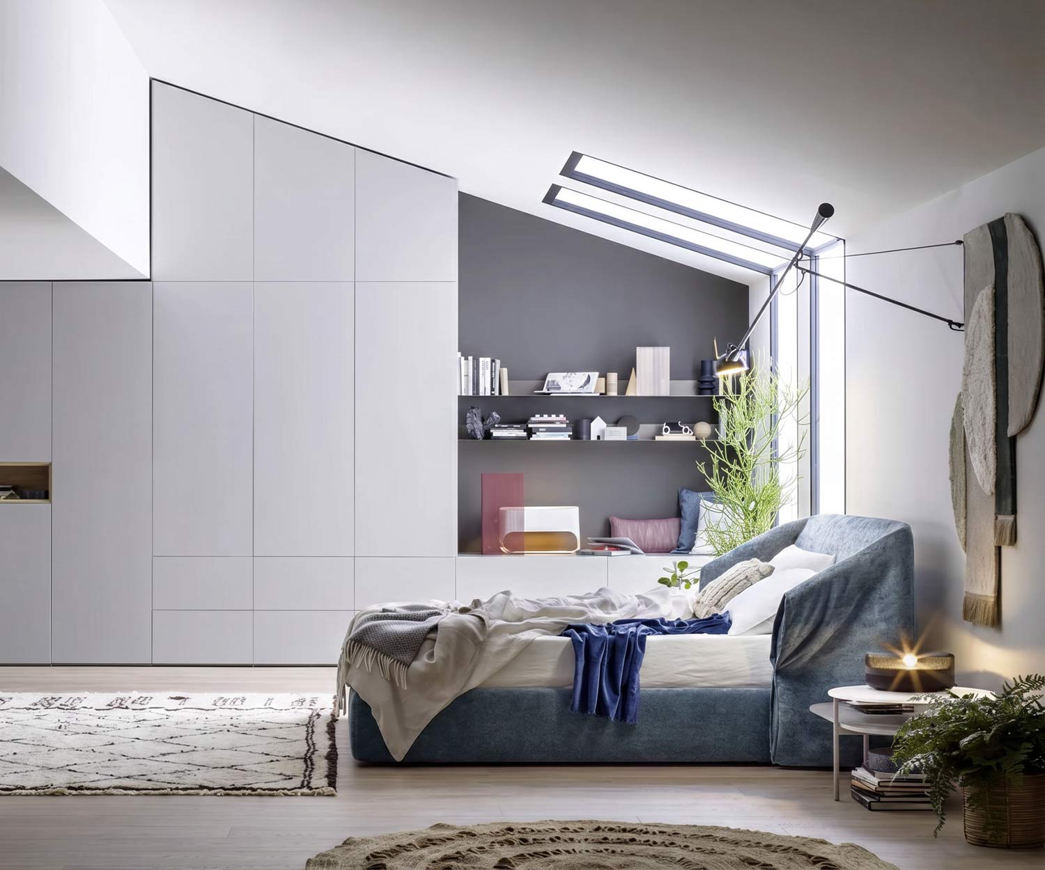 Exclusief Novamobili Gestoffeerd bed Verberg grijze stoffen bekleding in de slaapkamer Exclusief Novamobili Gestoffeerd bed Verberg grijze stoffen bekleding in de slaapkamer