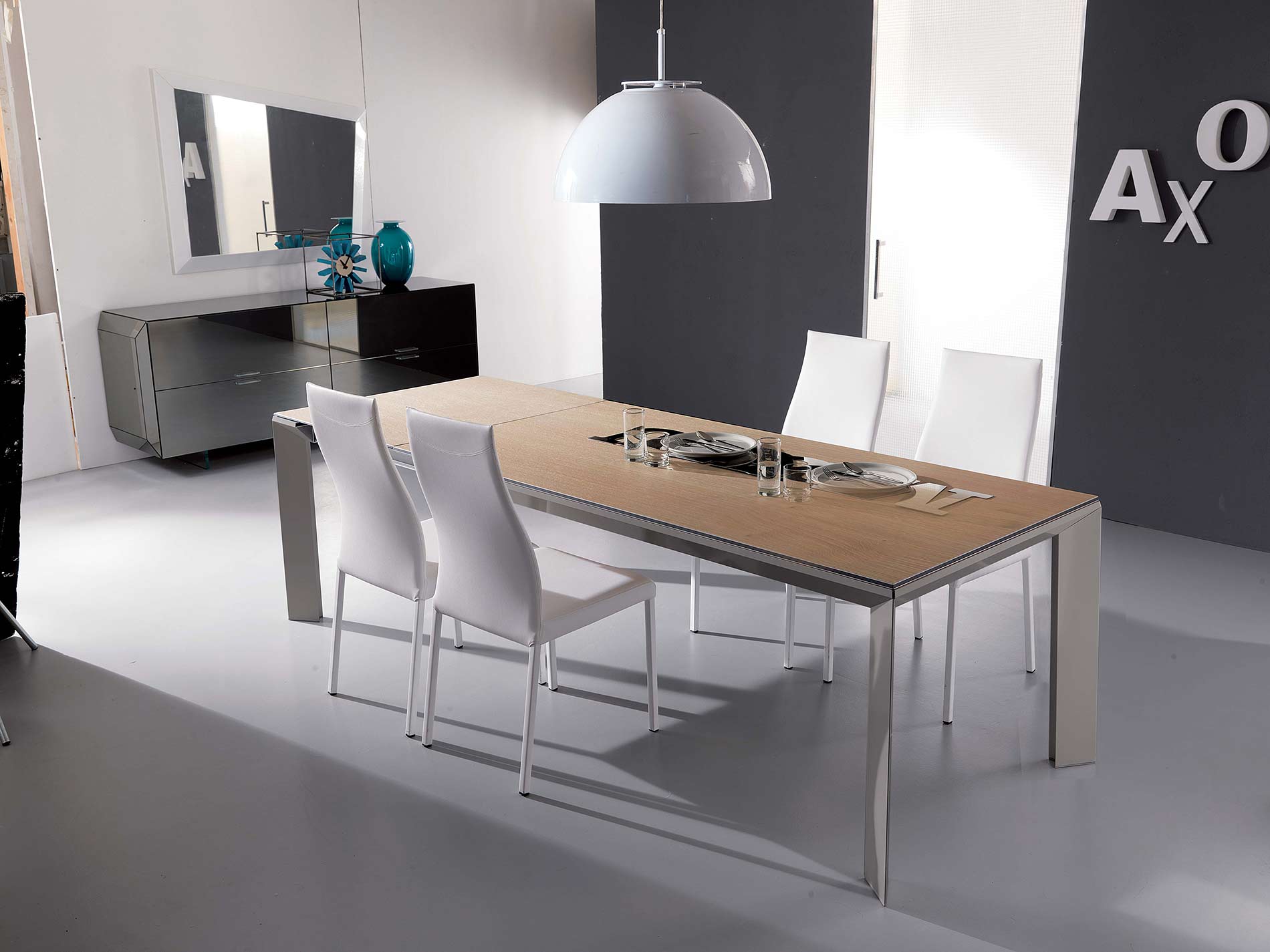 Chaise en cuir design blanc